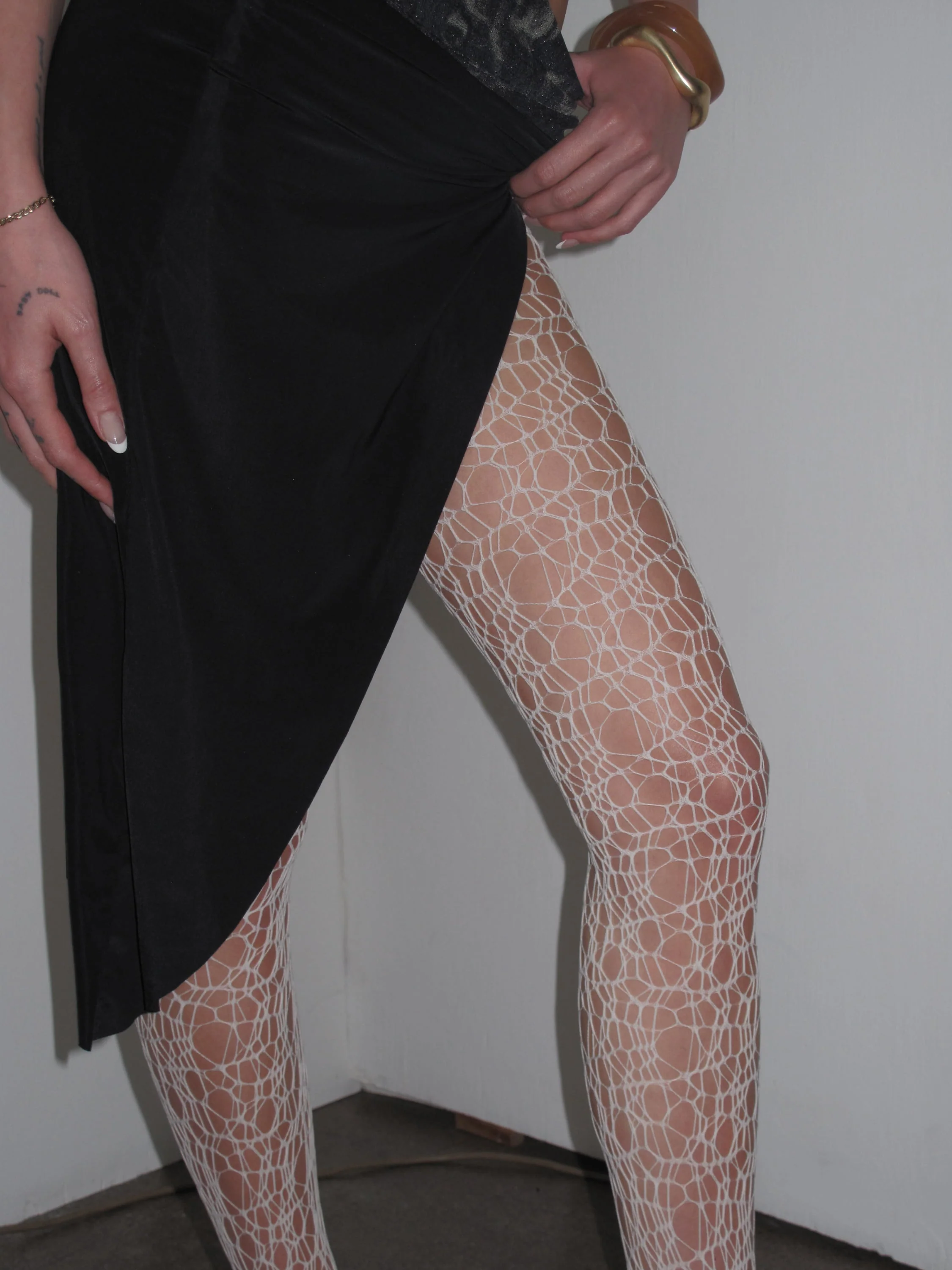 Crackle Fishnet Tights - Image 4