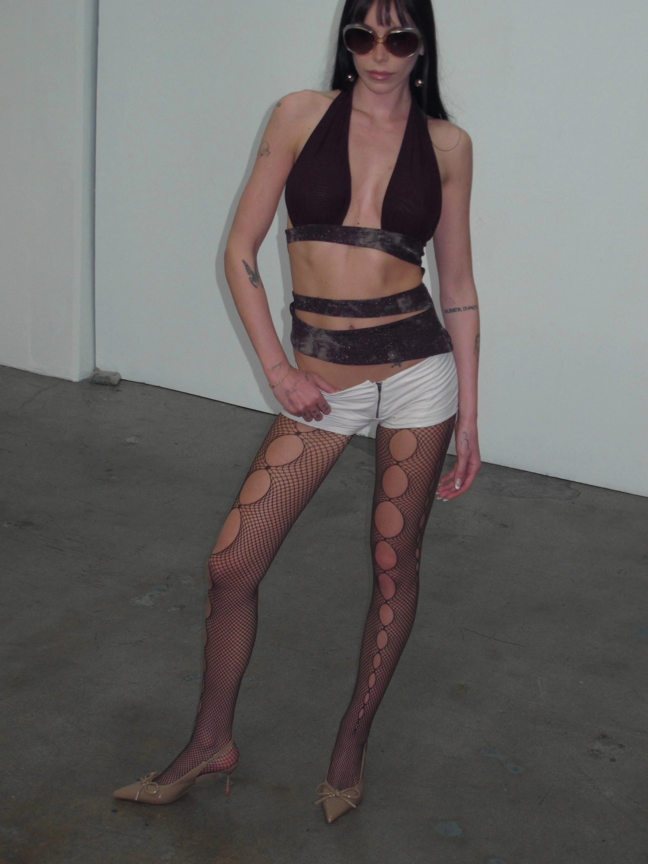 Front & Side Cut Oval Fishnet Tights - Image 7