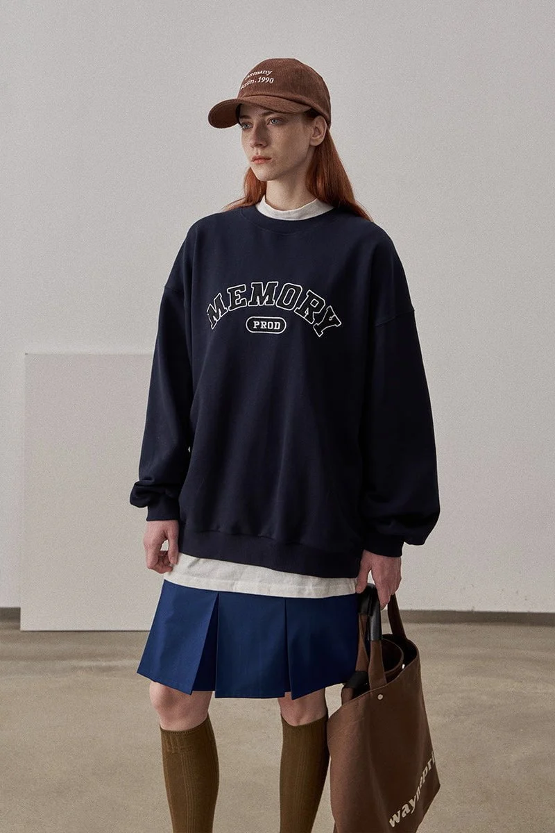 Loose Fit Memory Letters Embroidered Crewneck Sweatshirt / Navy Blue