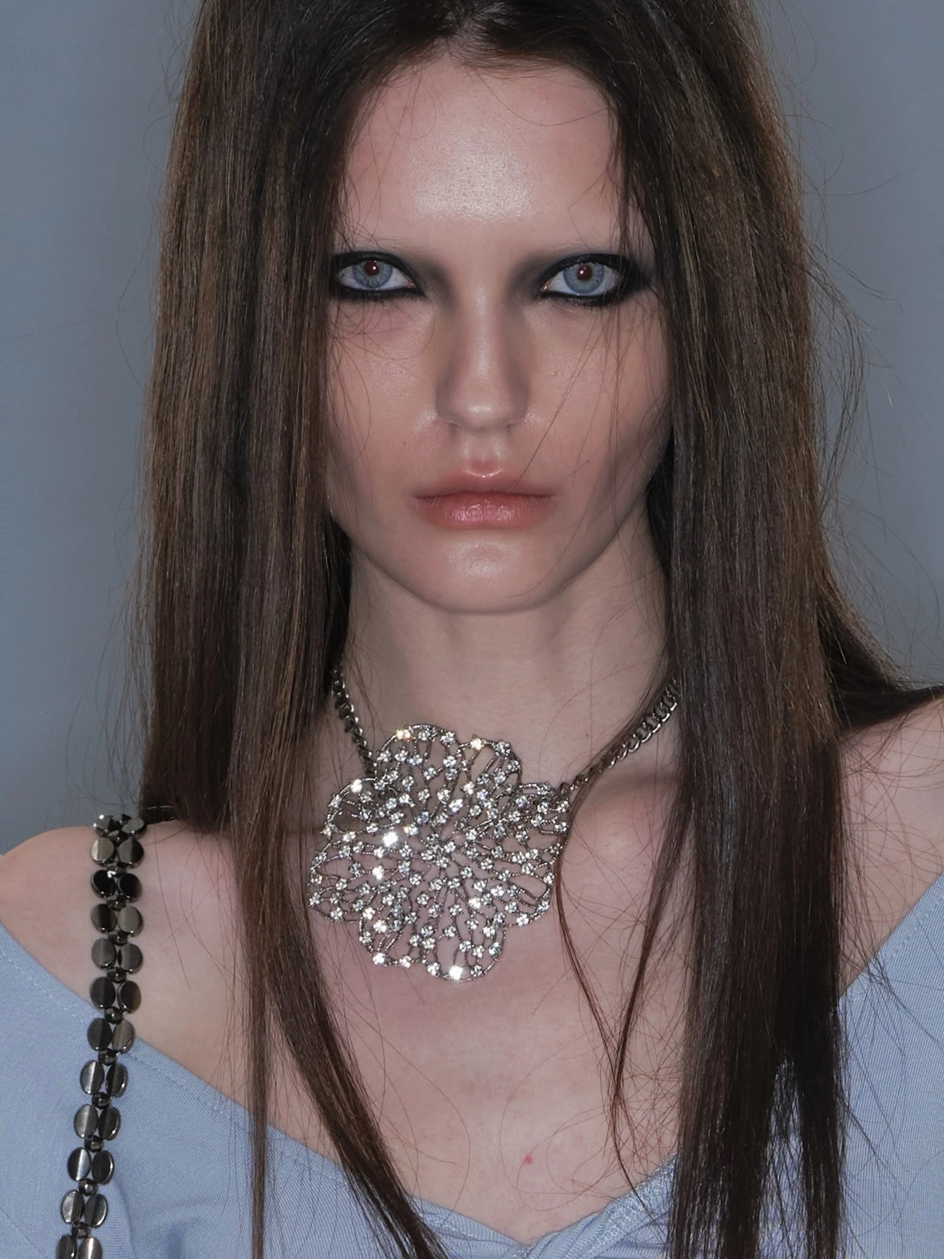 Rhinestones Hollow Floral  Necklace - Image 2