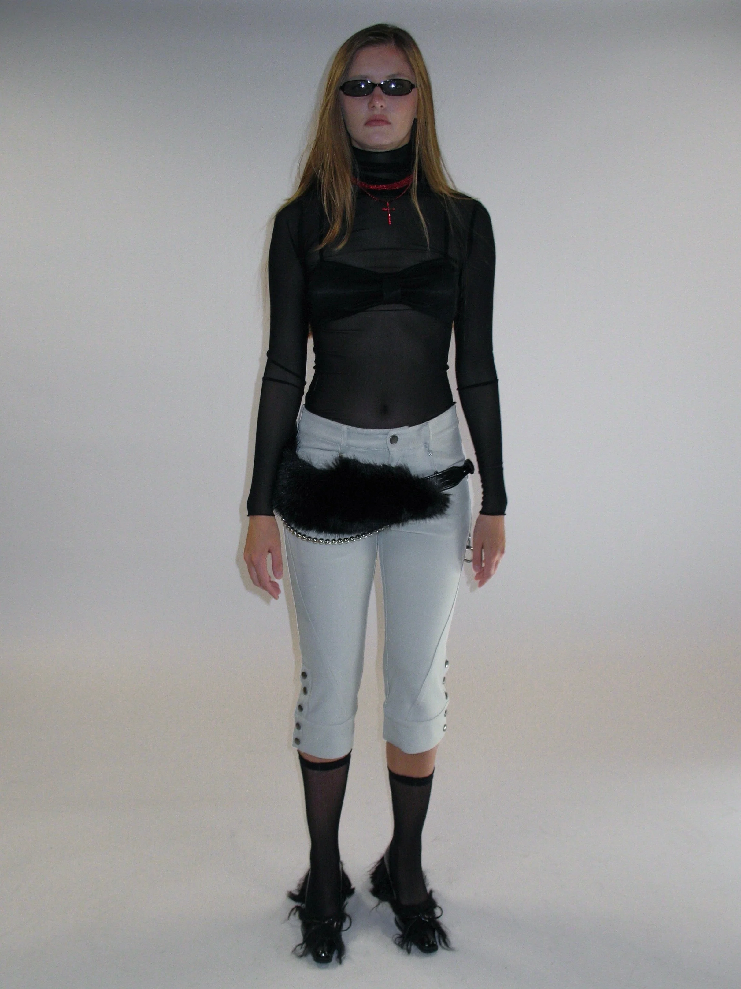 Side Button Capri Pants/ White - Image 3