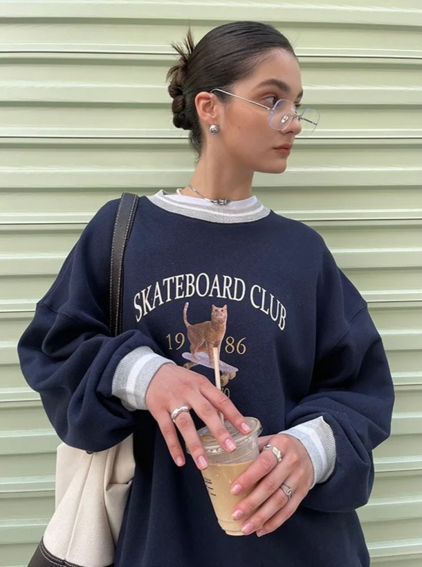 Loose Fit 1986 Skateboard Club Crewneck Sweatshirt / Navy Blue