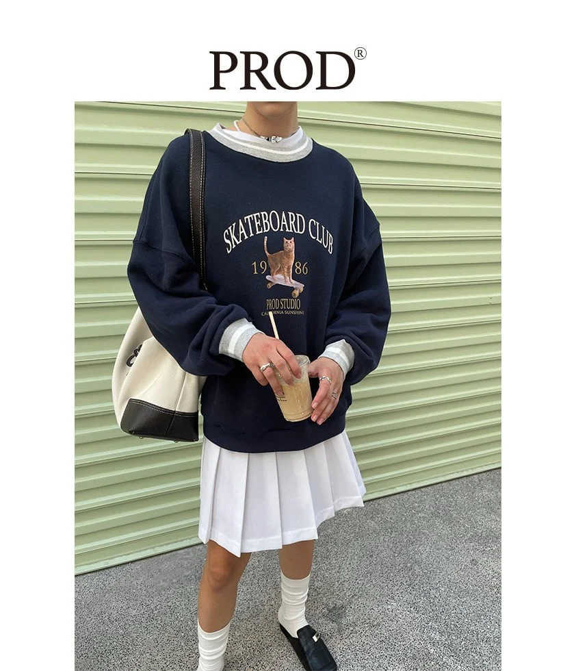 Loose Fit 1986 Skateboard Club Crewneck Sweatshirt / Navy Blue - Image 2