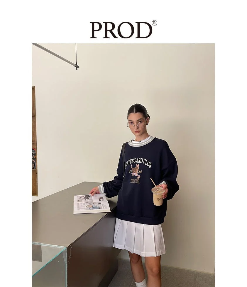 Loose Fit 1986 Skateboard Club Crewneck Sweatshirt / Navy Blue - Image 6