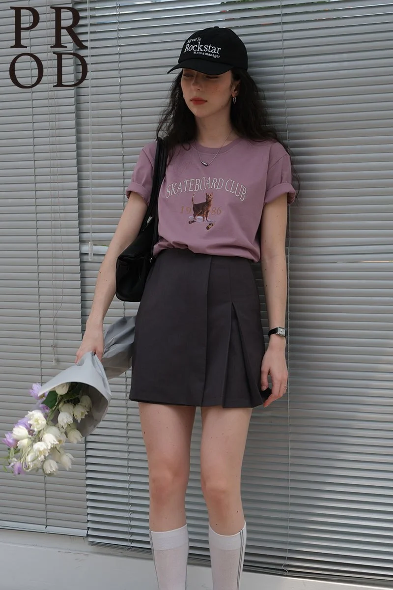 1986 Skateboard Club - Cat Graphic Basic Short Sleeve T-Shirt / Mauve - Image 8
