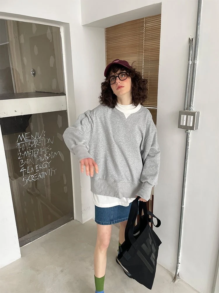 Loose Fit Ribbed Crewneck Sweatshirt with White Neckline / Melange Gray - Image 2