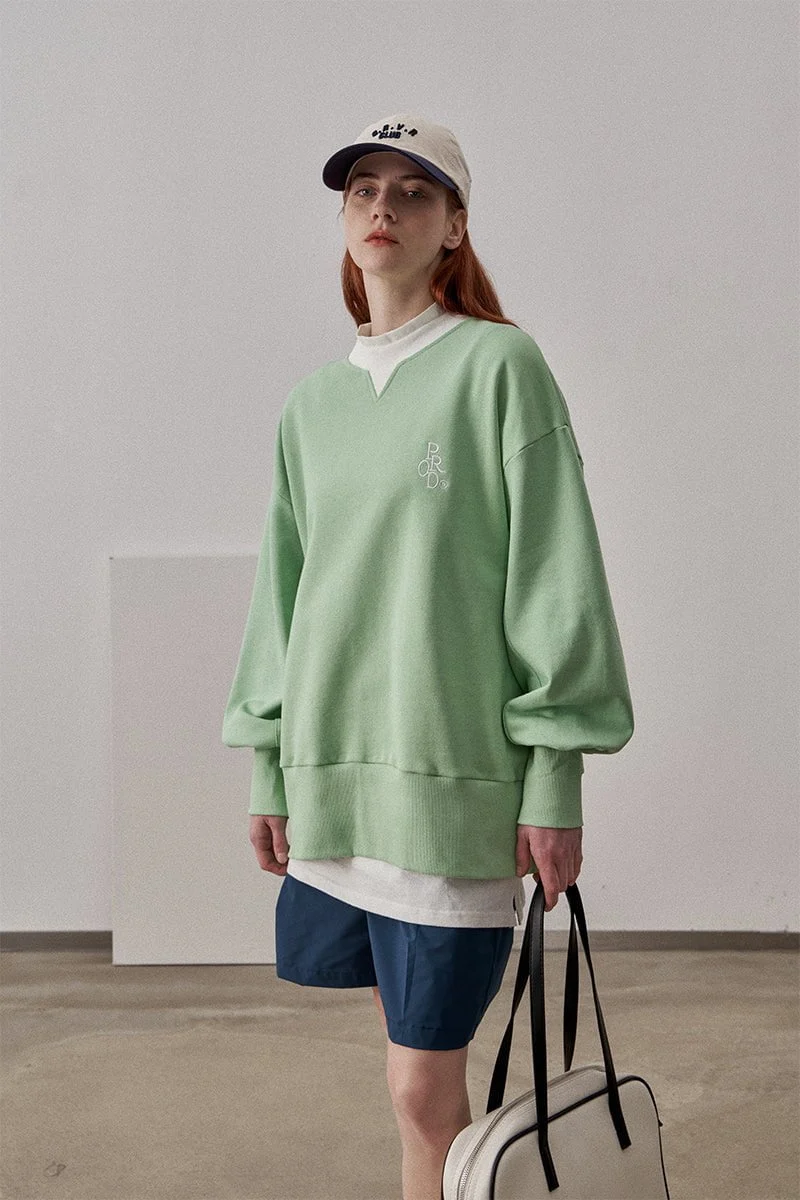 Loose Fit Ribbed Crewneck Sweatshirt with White Neckline / Honeydew Green